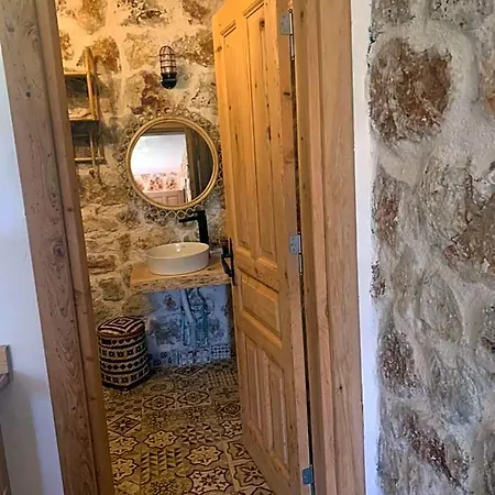 Melihaus Szálloda Gömbe